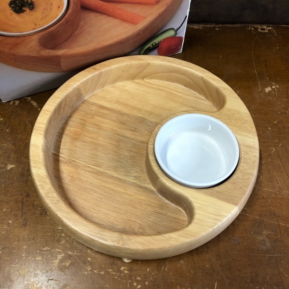 Winsome Wood round beechwood chip & dip 12” - Picture 4 of 9